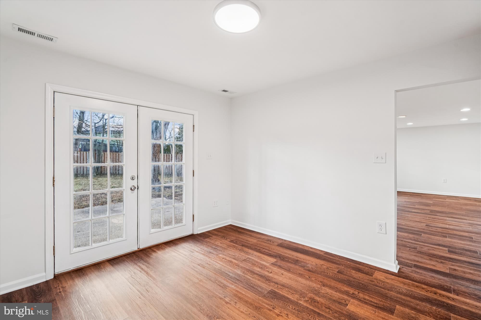 Real estate listing preview #16