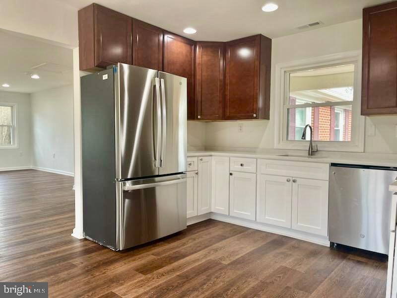 Real estate listing preview #6