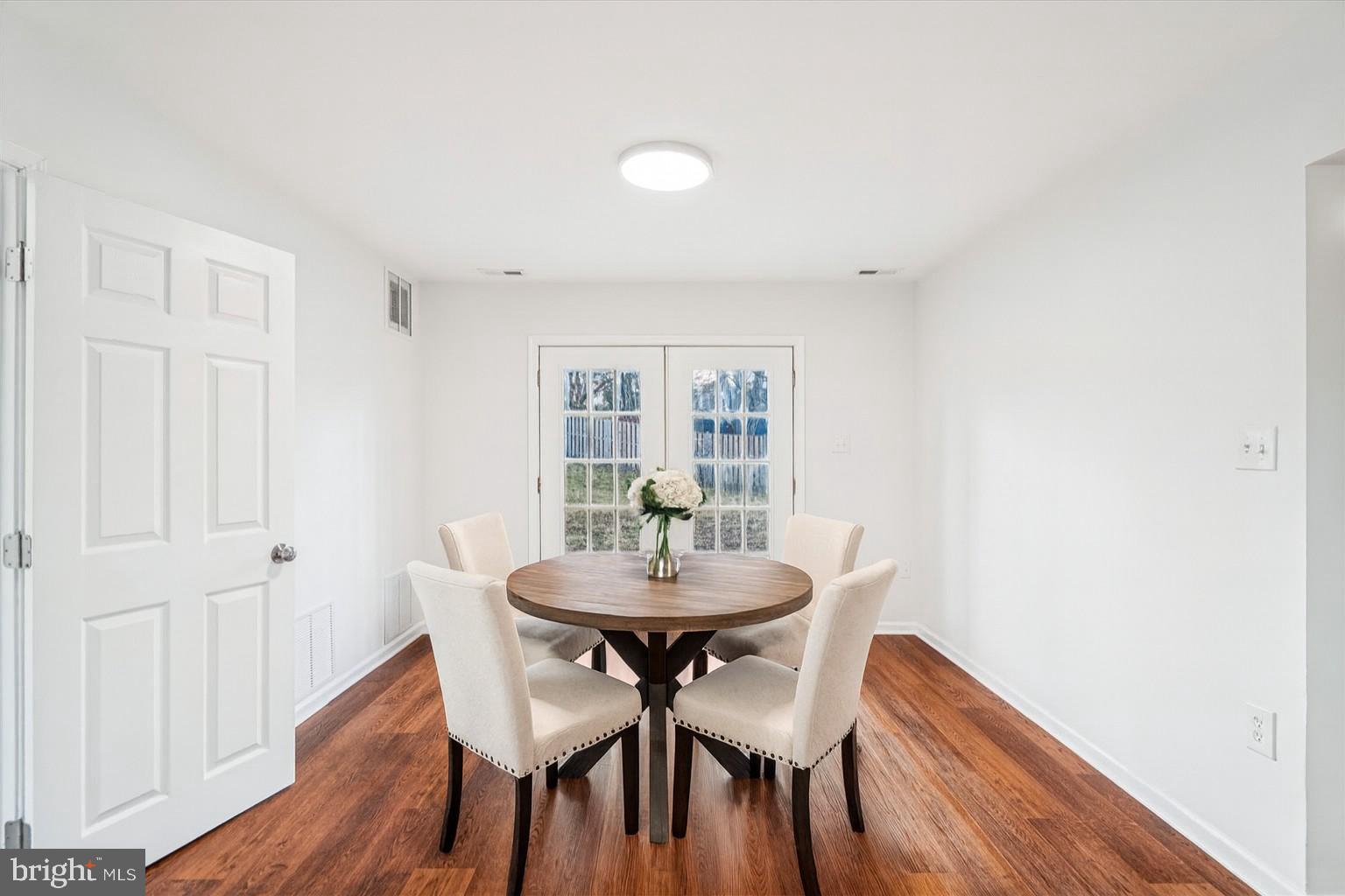 Real estate listing preview #14