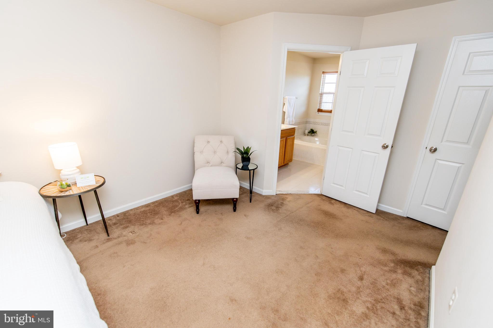 Real estate listing preview #24