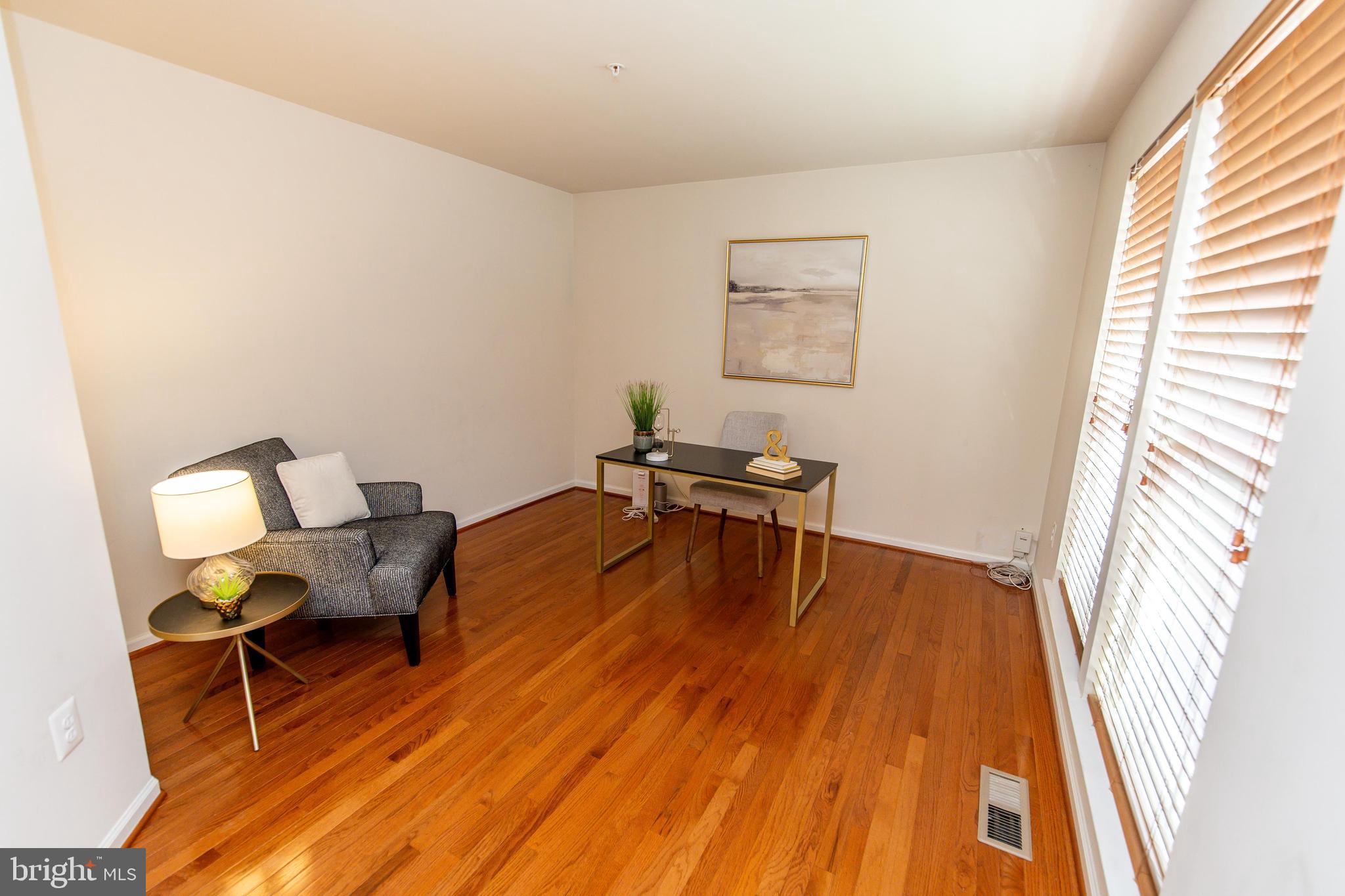 Real estate listing preview #9