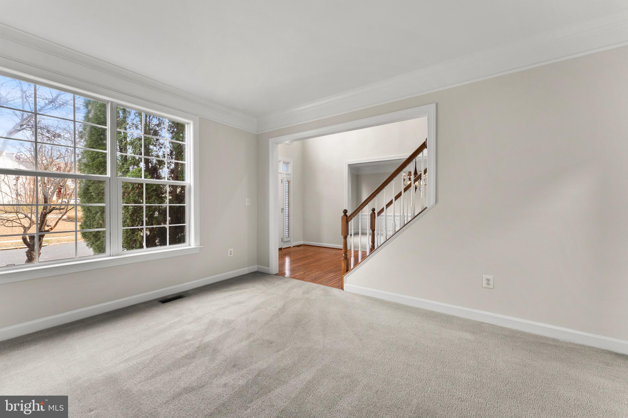 Real estate listing preview #8