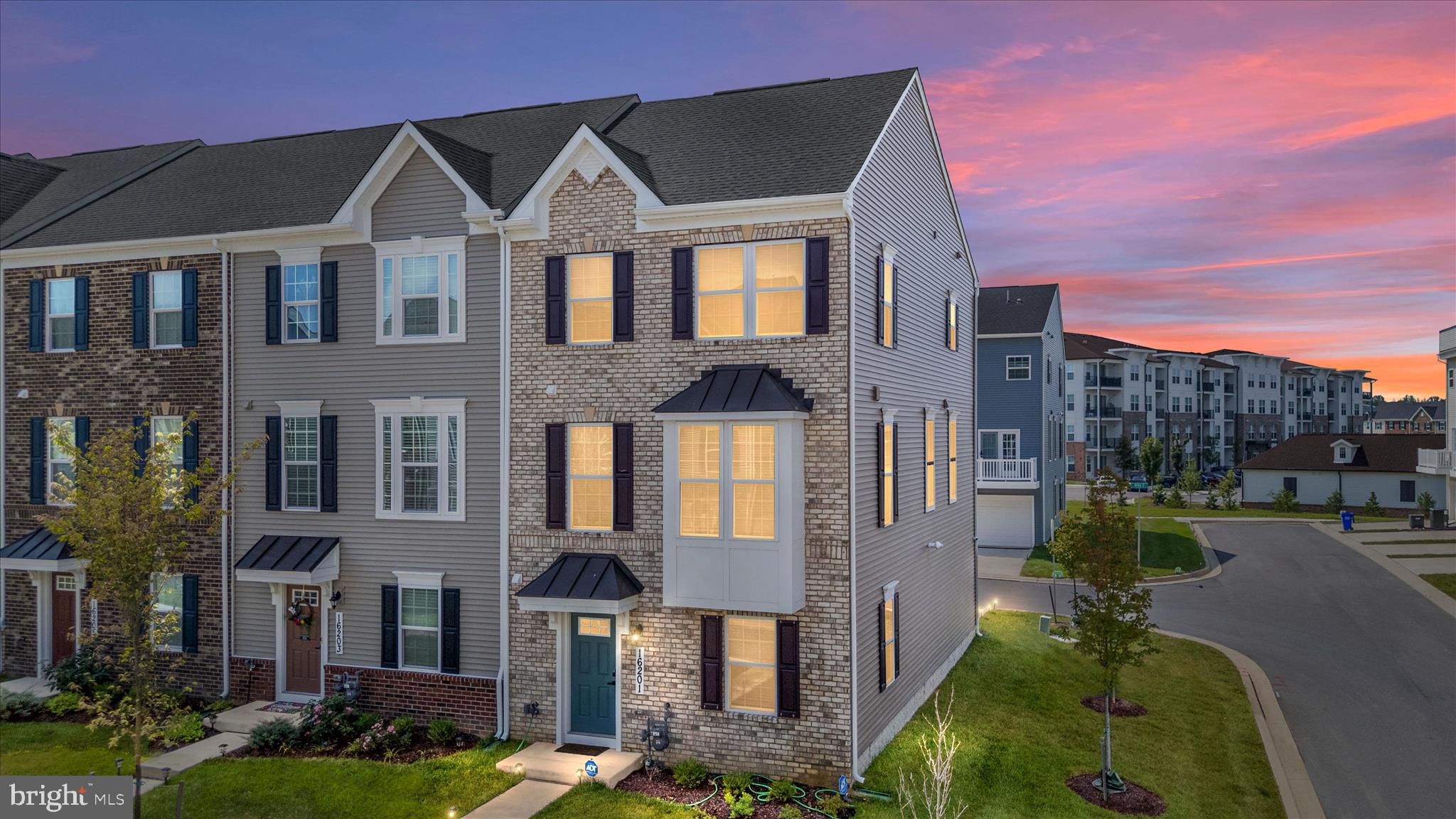 Real estate listing preview #2