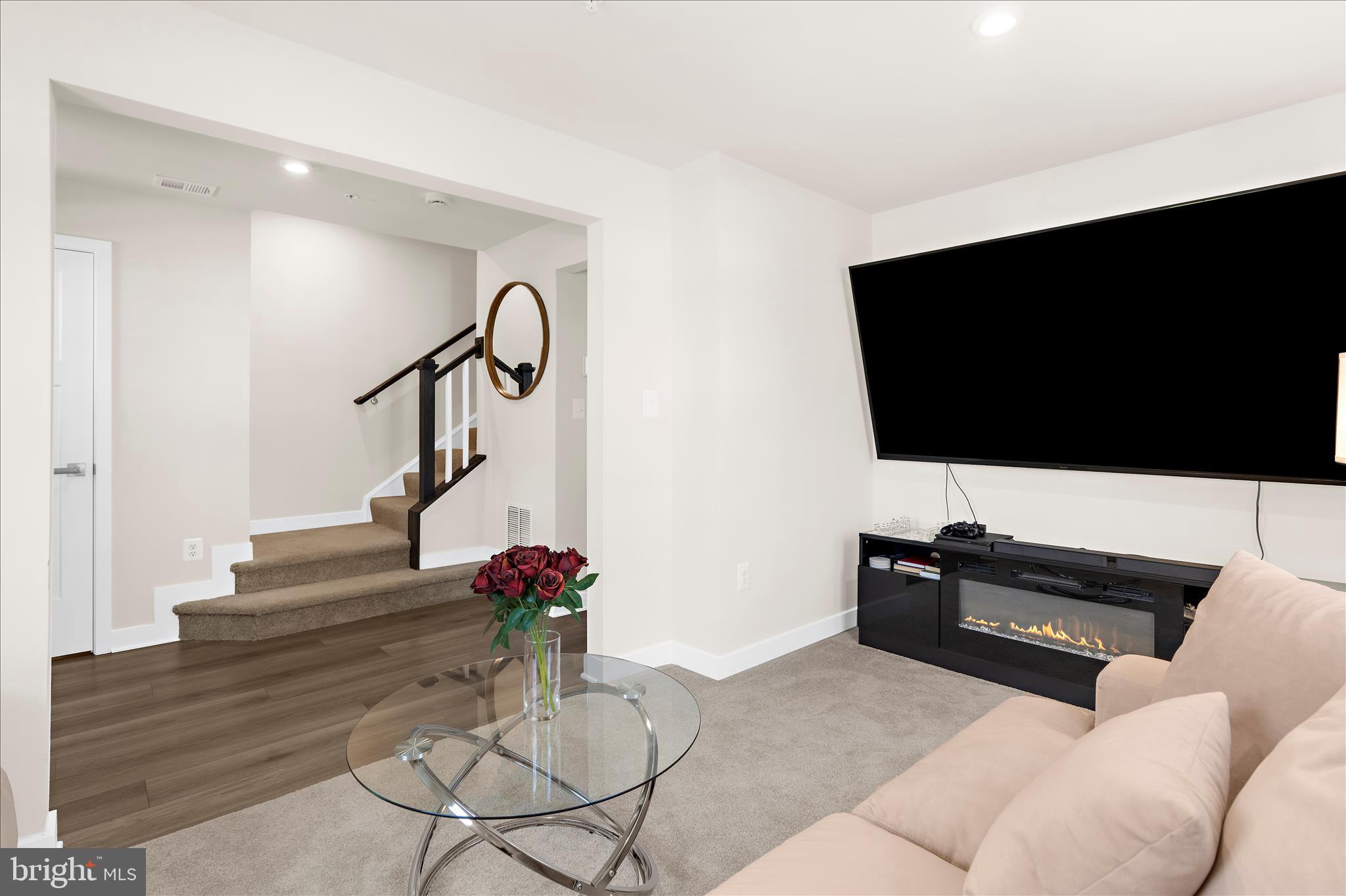 Real estate listing preview #7