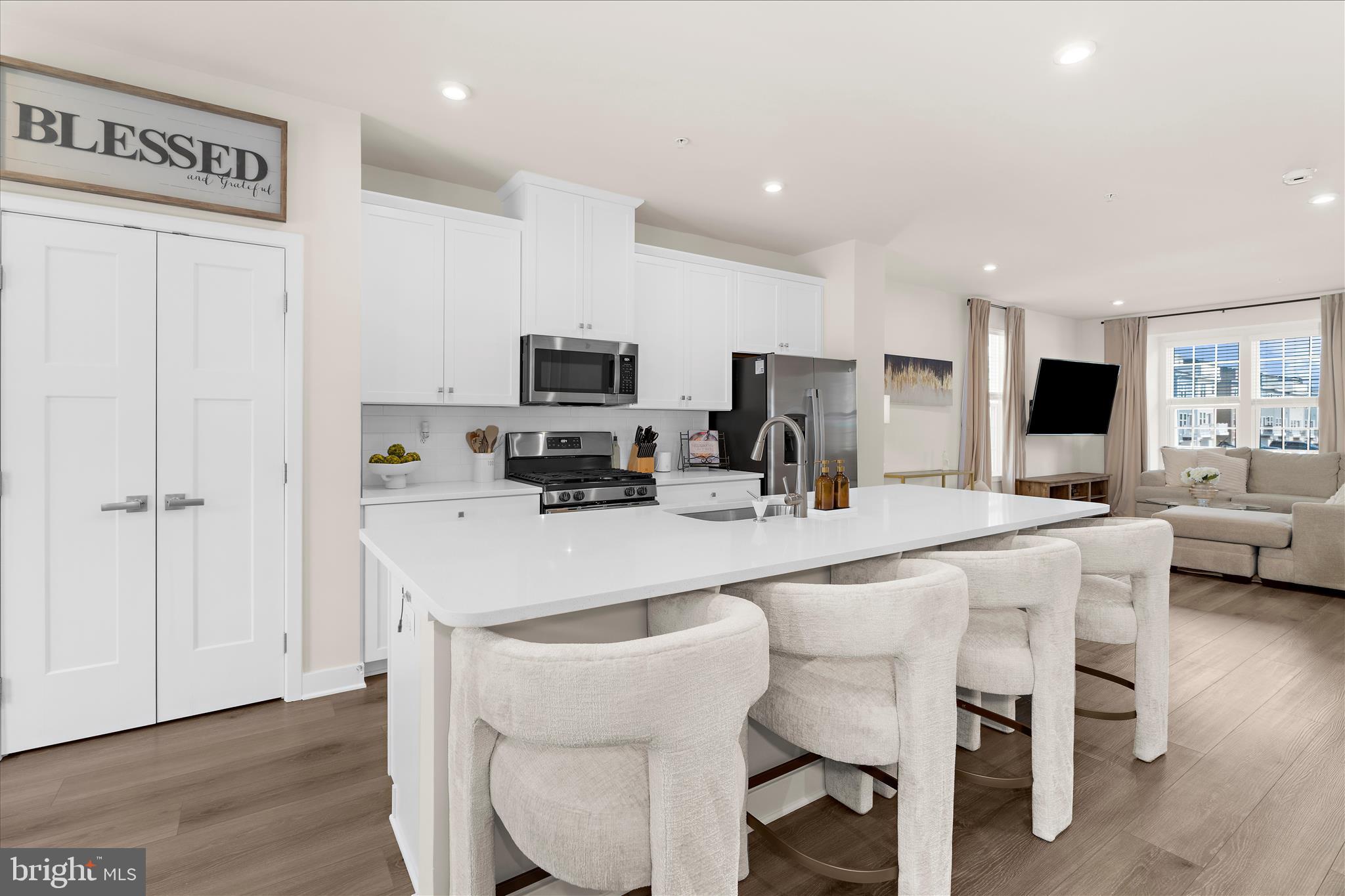 Real estate listing preview #32