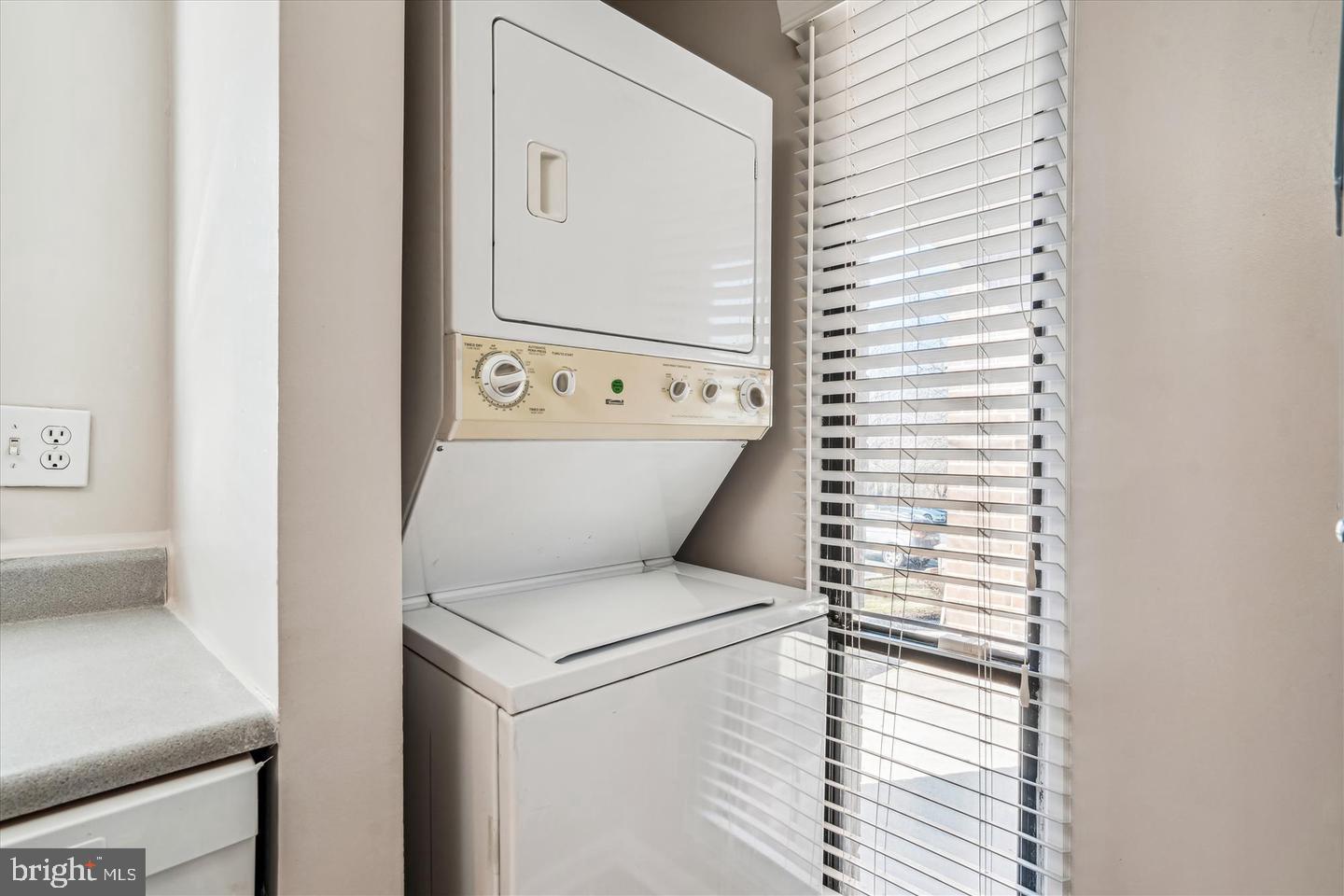 Real estate listing preview #12