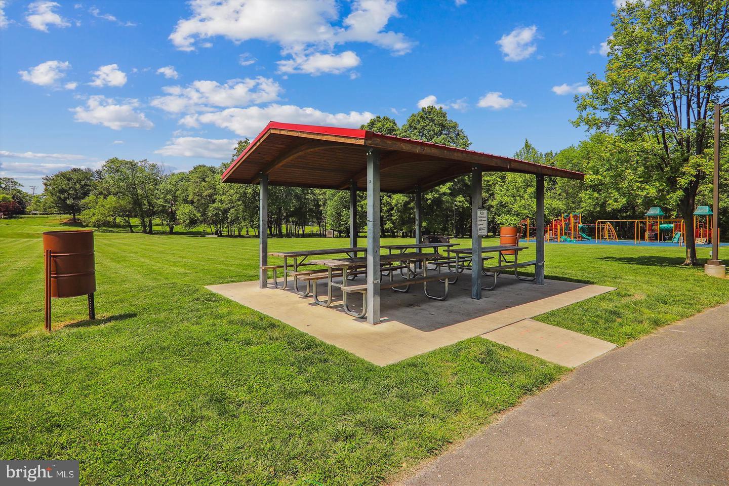 Real estate listing preview #25