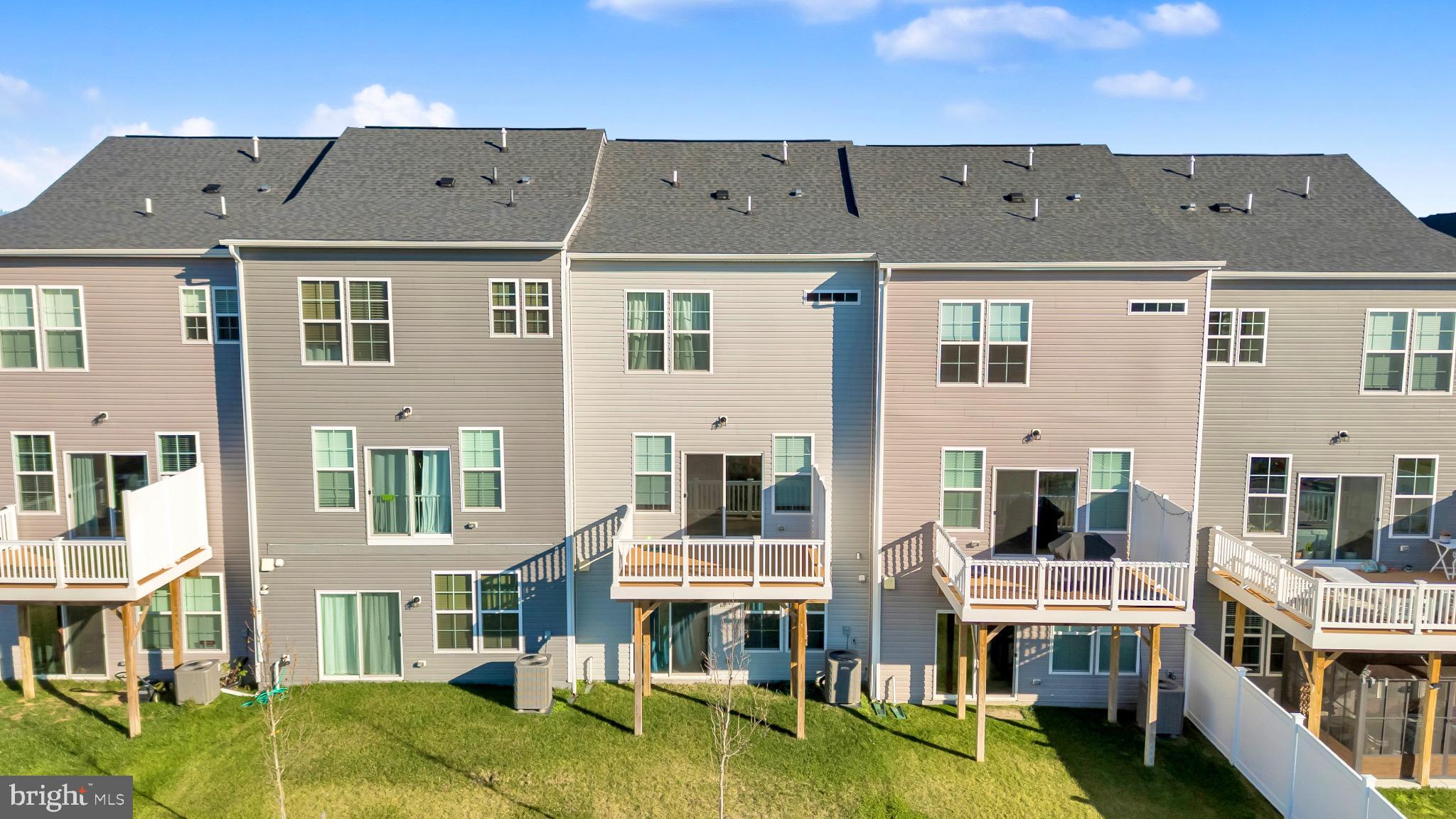 Real estate listing preview #6