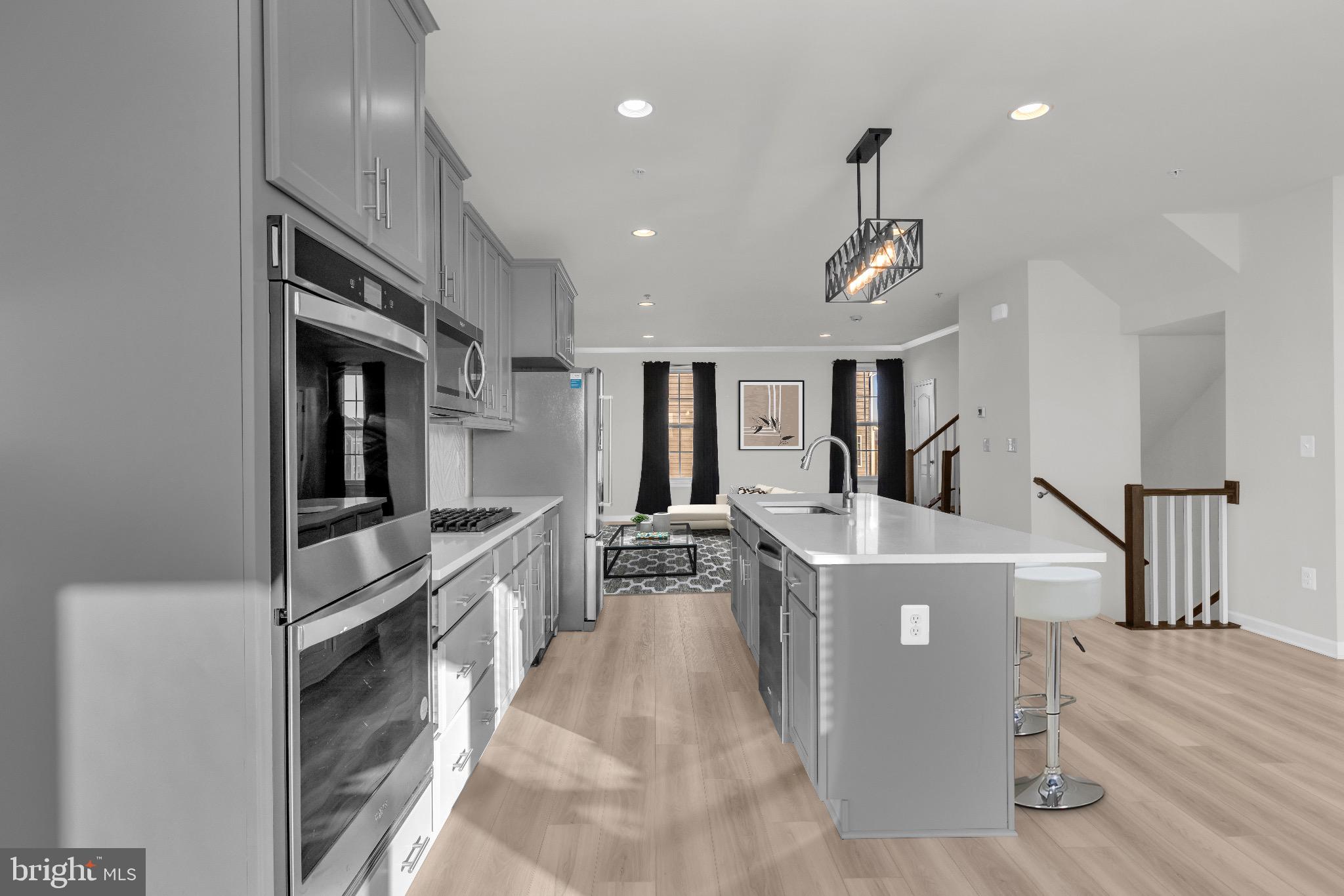 Real estate listing preview #14