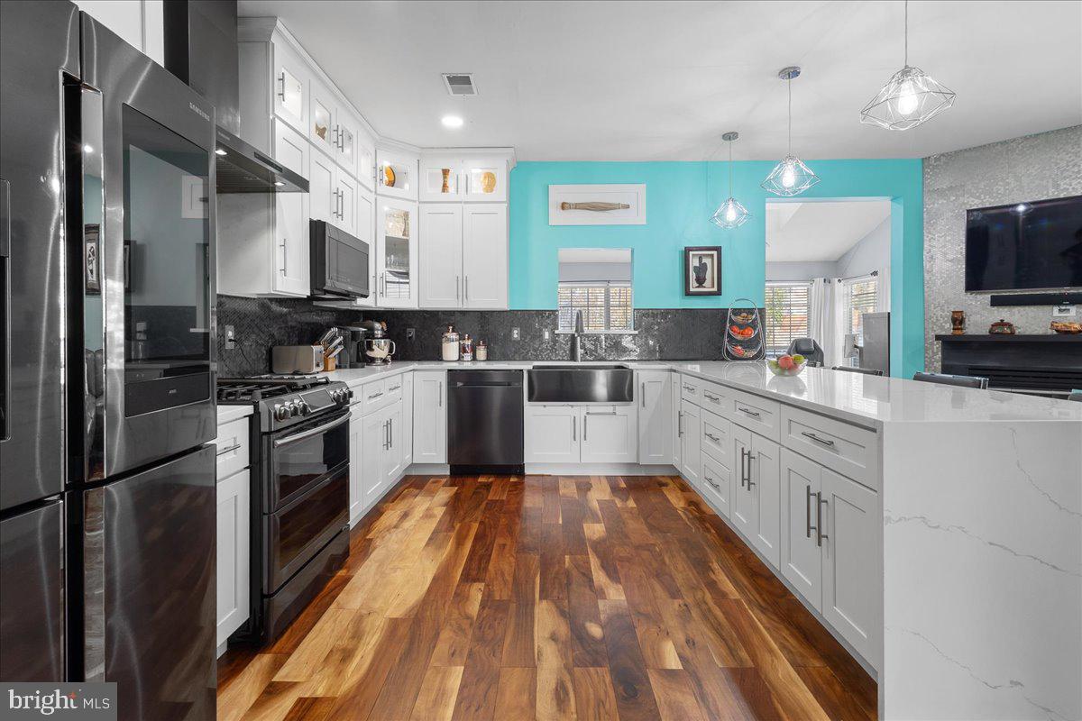 Real estate listing preview #16