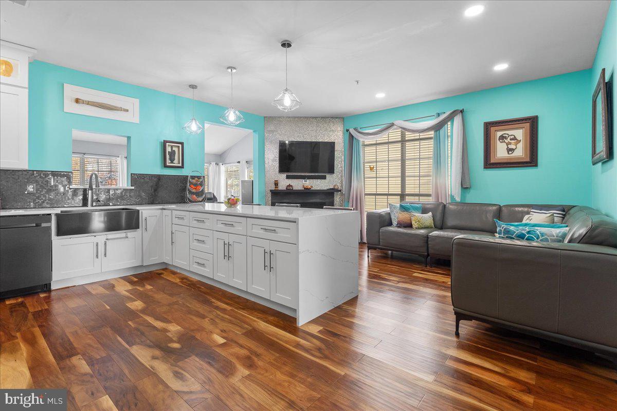 Real estate listing preview #17