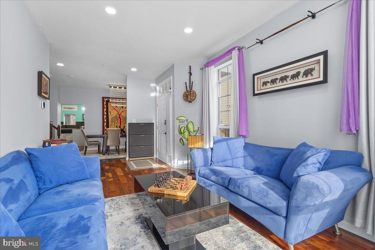 Real estate listing preview #8