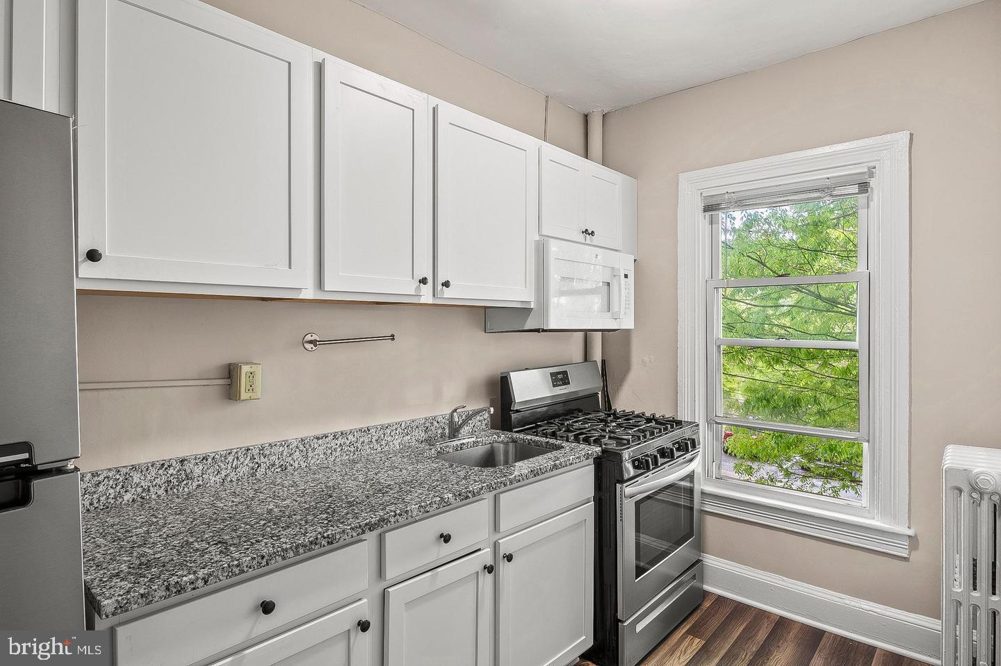 Real estate listing preview #8