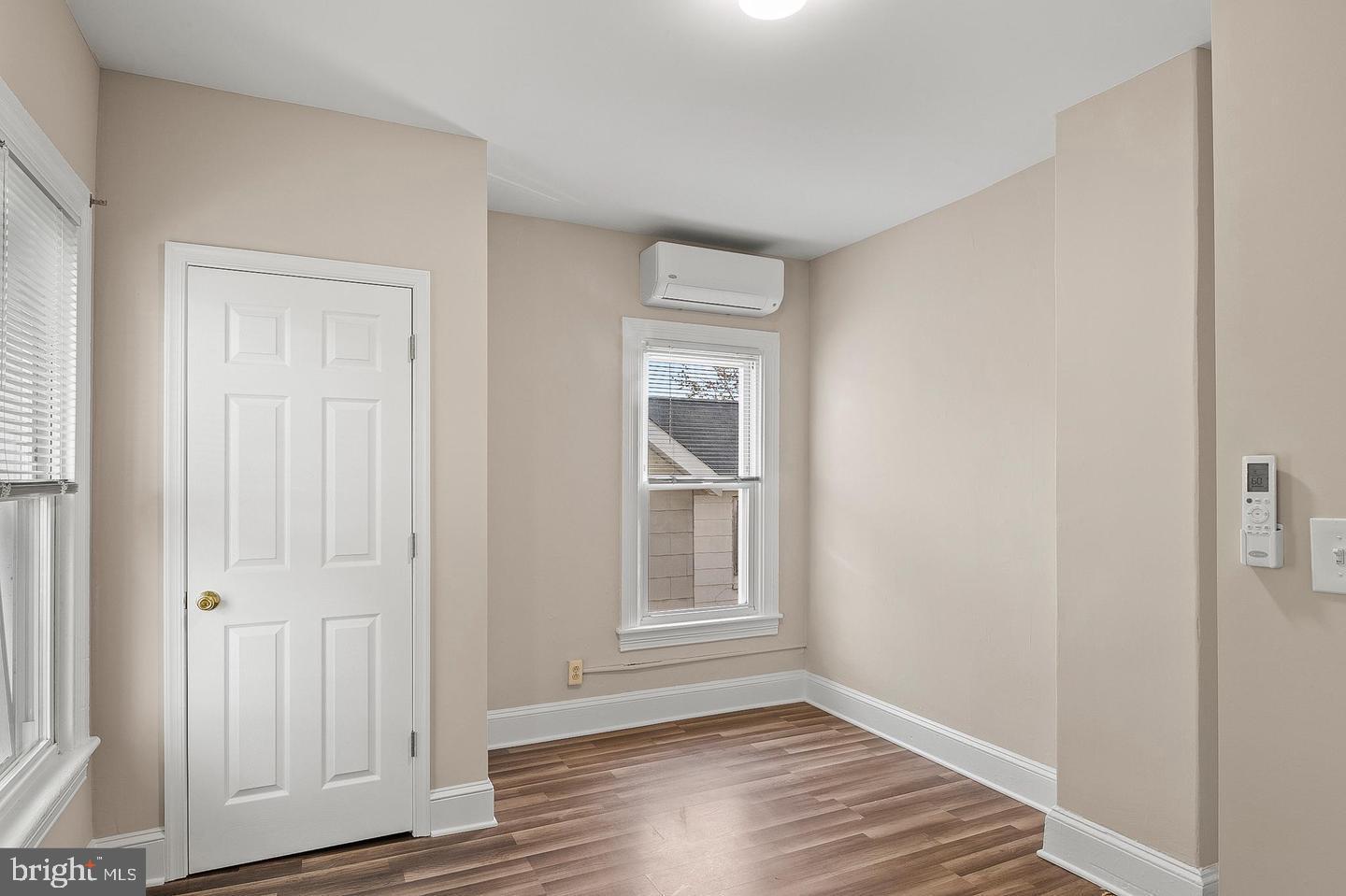 Real estate listing preview #12