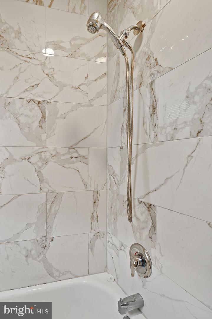 Real estate listing preview #13