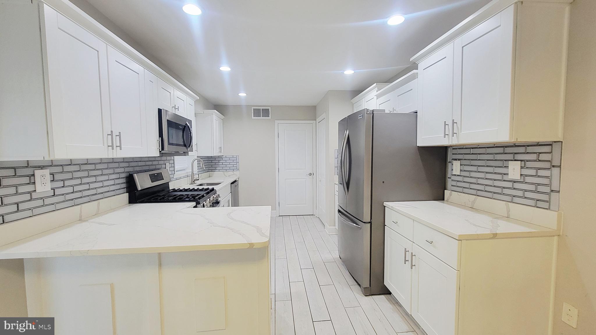 Real estate listing preview #4