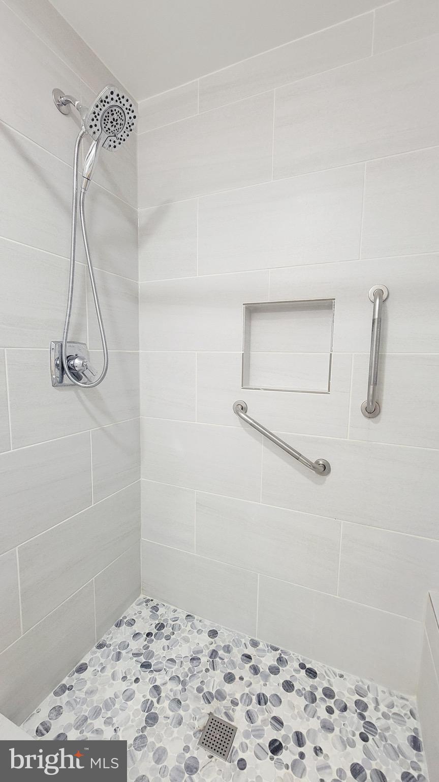 Real estate listing preview #17