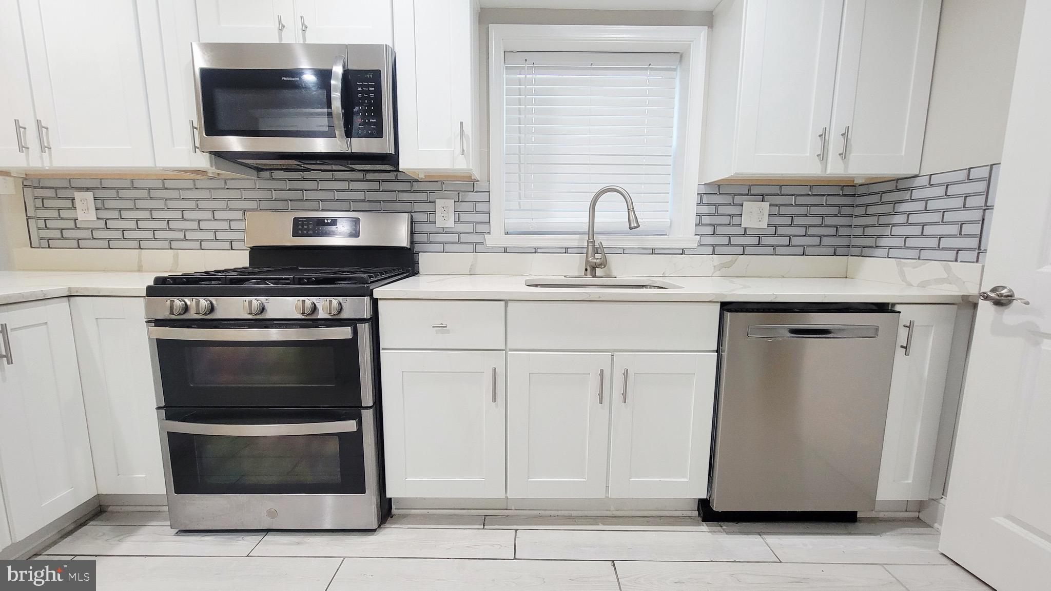 Real estate listing preview #6