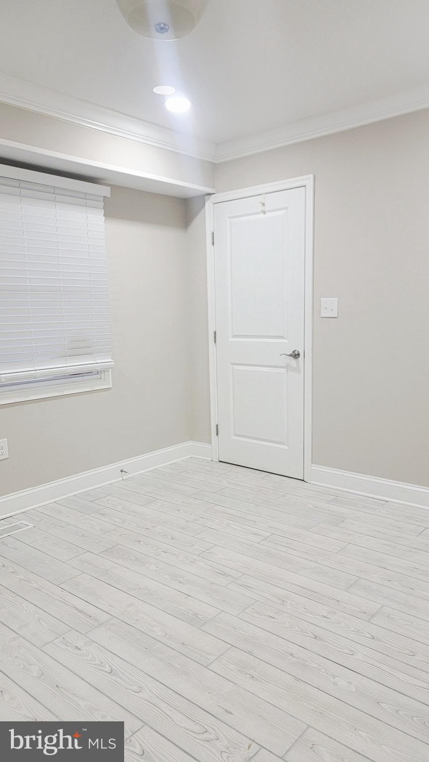 Real estate listing preview #12