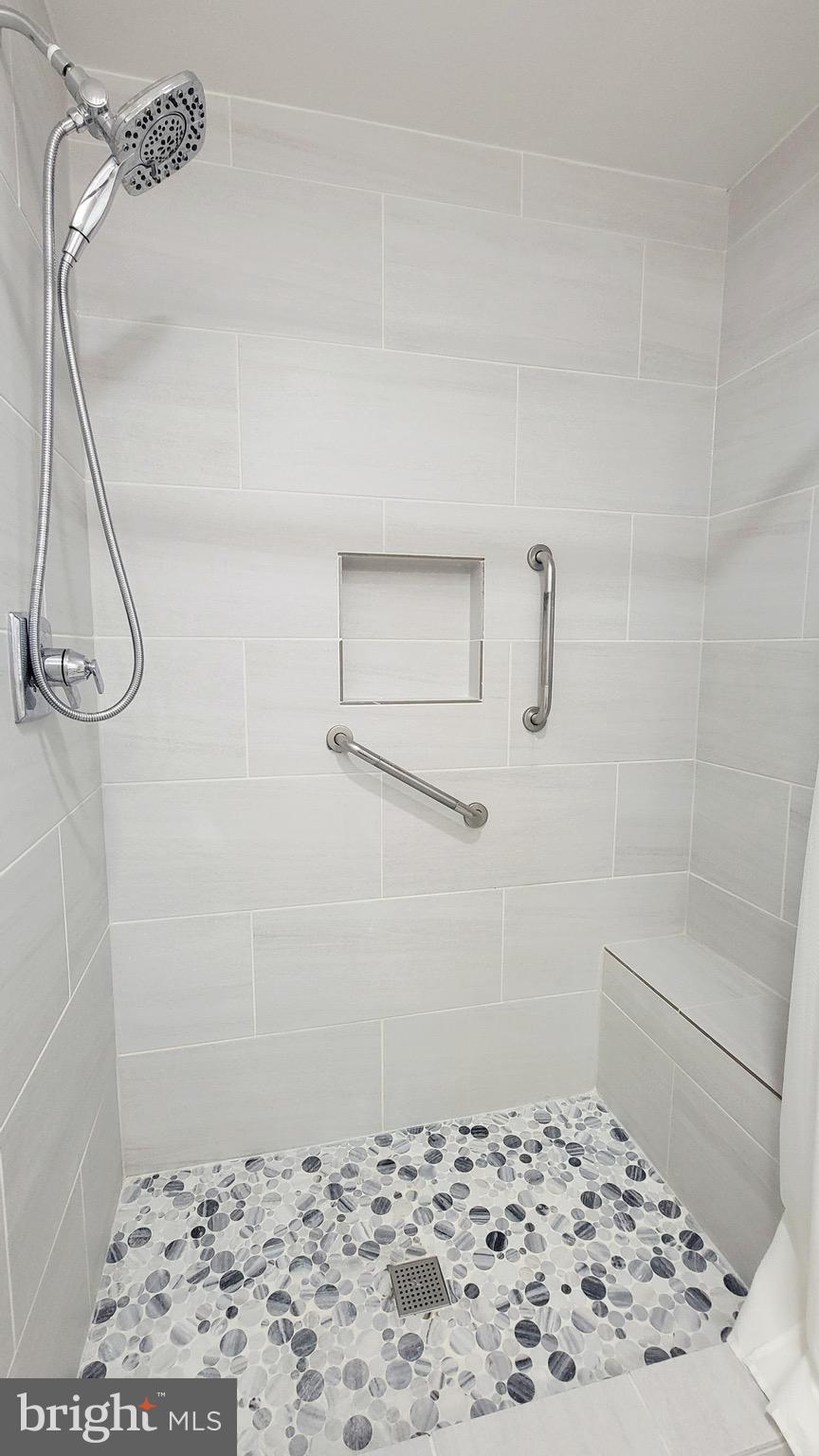 Real estate listing preview #18