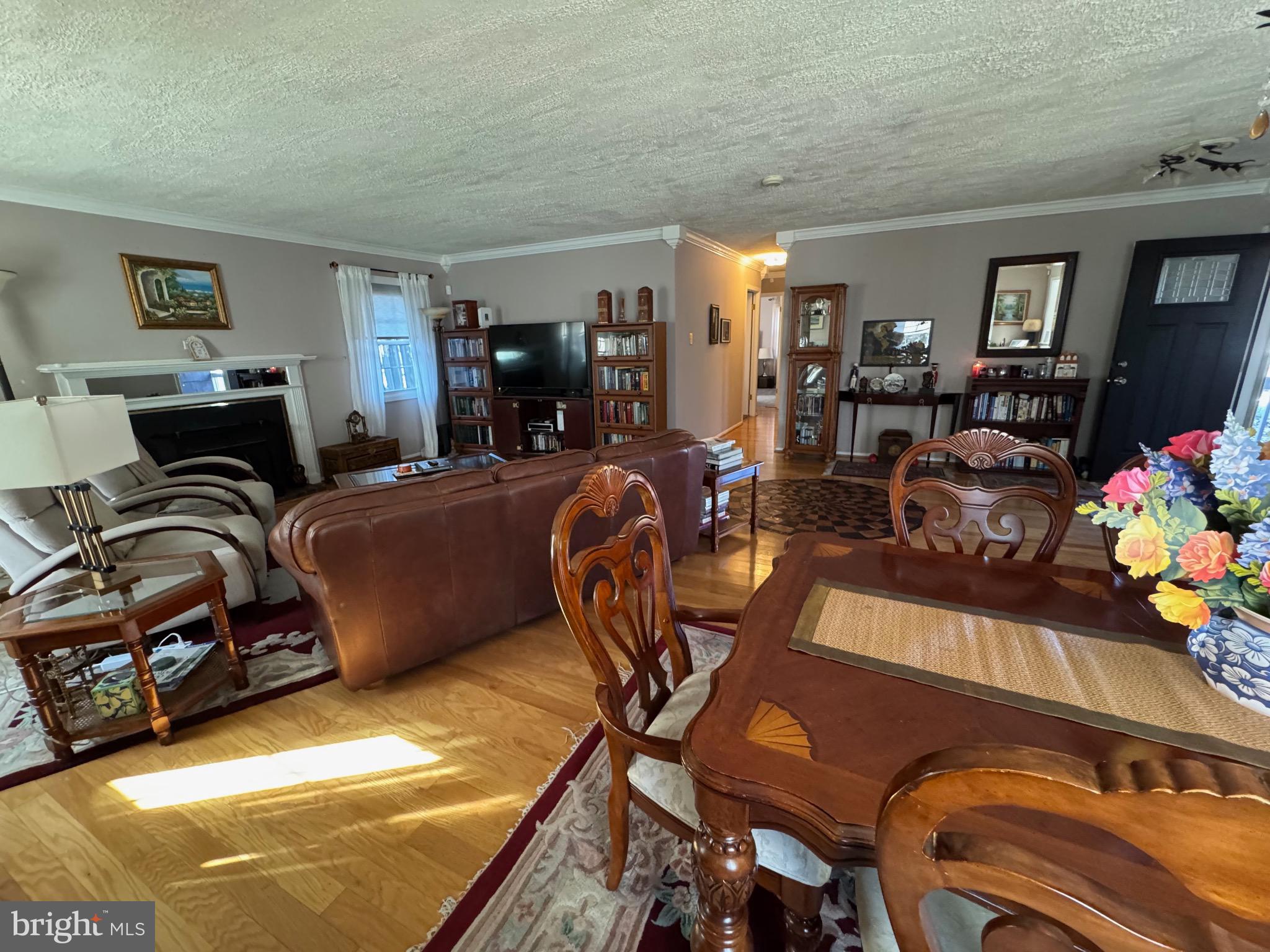 Real estate listing preview #8