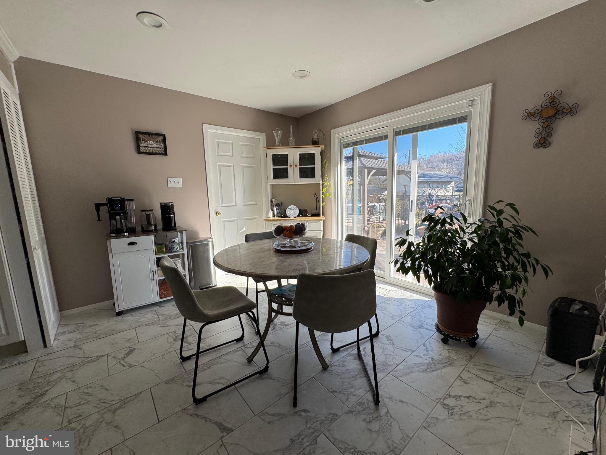 Real estate listing preview #10