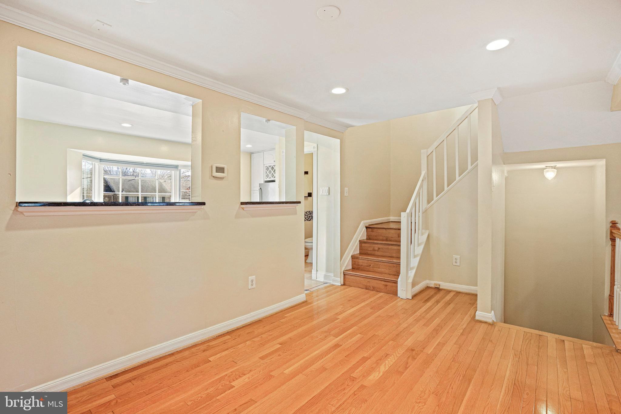 Real estate listing preview #16