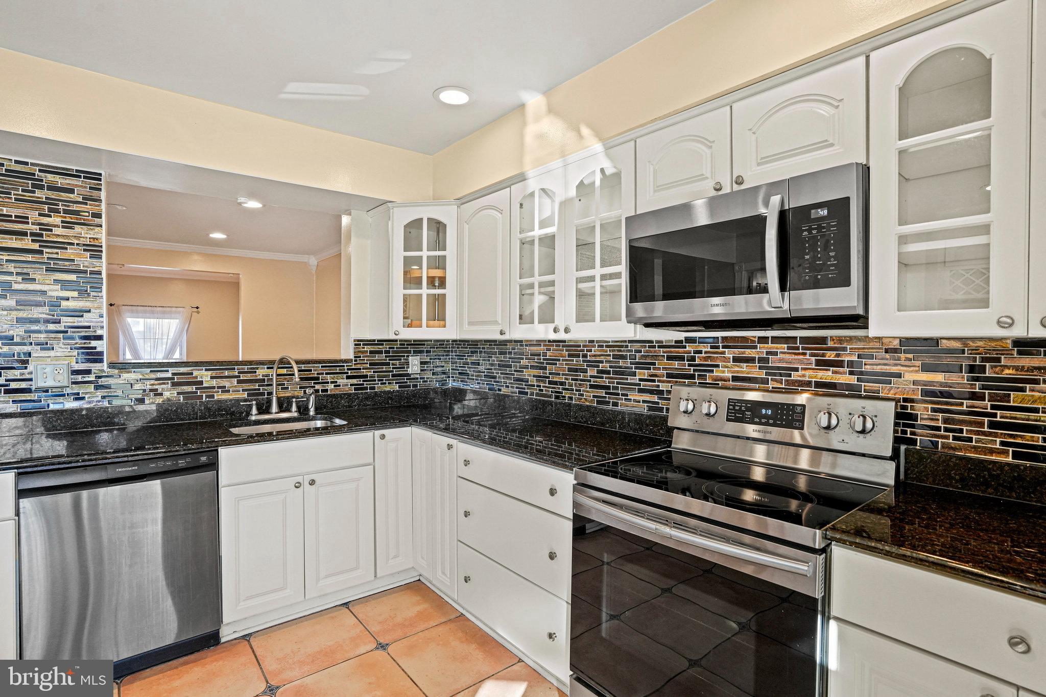 Real estate listing preview #24