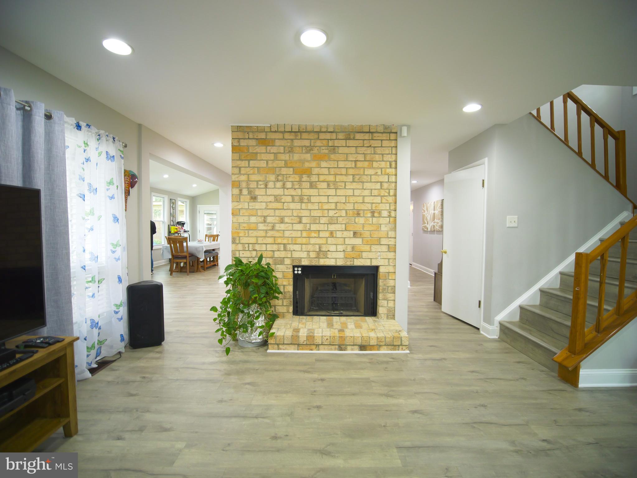 Real estate listing preview #6