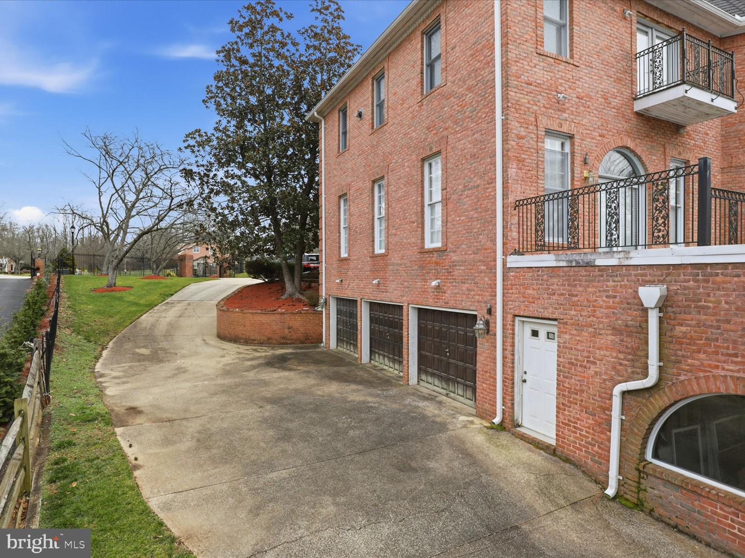 Real estate listing preview #5