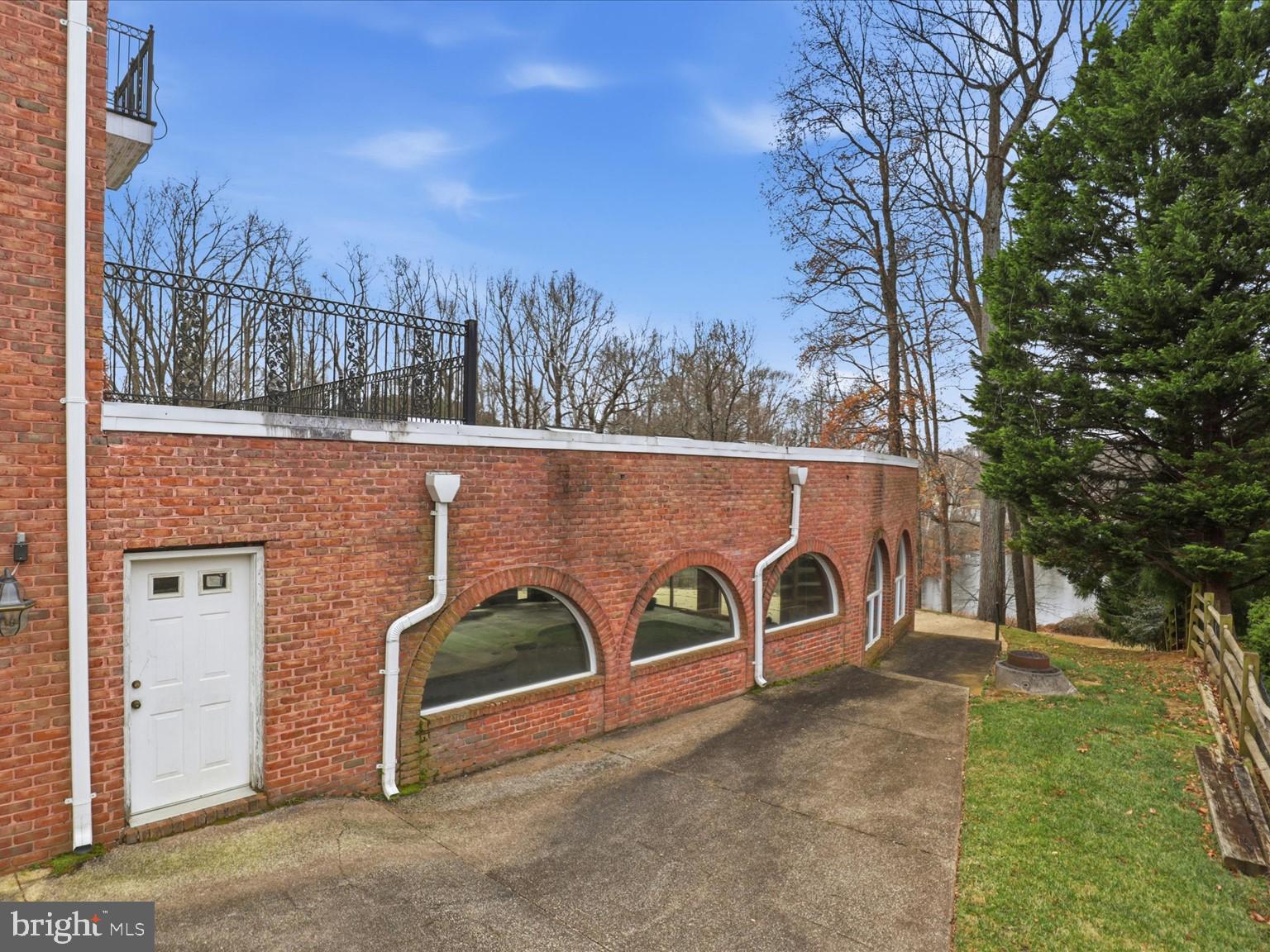 Real estate listing preview #6