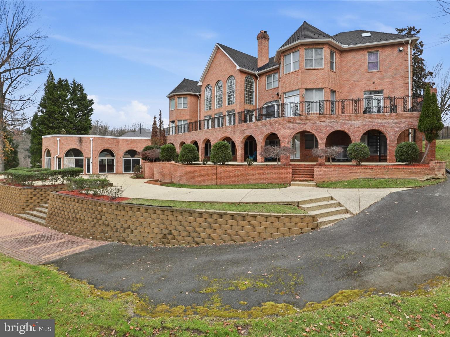 Real estate listing preview #9