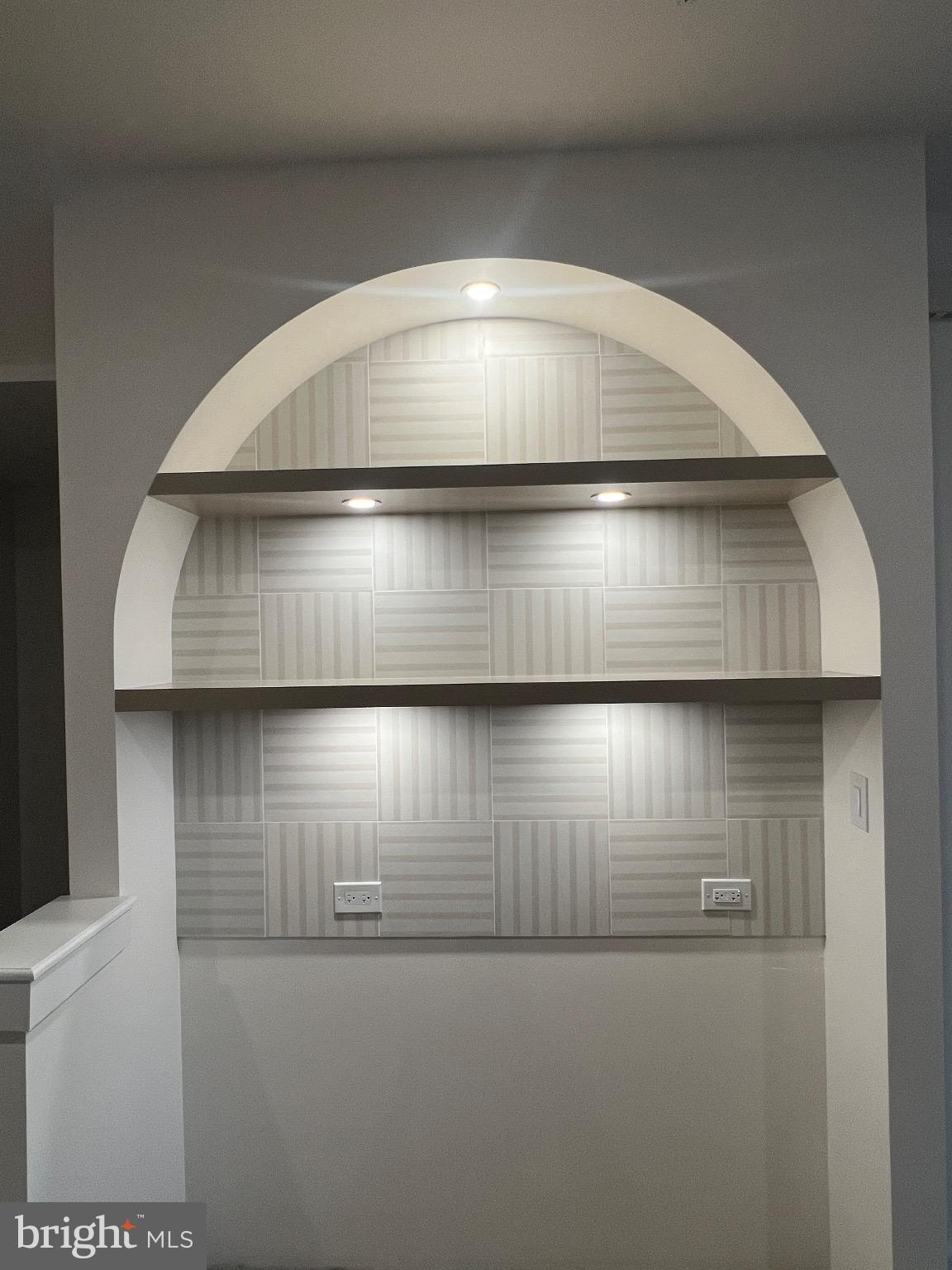 Real estate listing preview #16