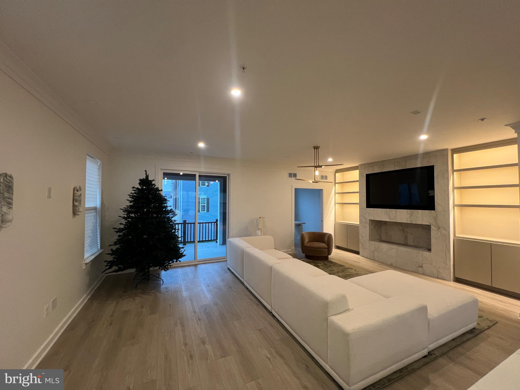 Real estate listing preview #24