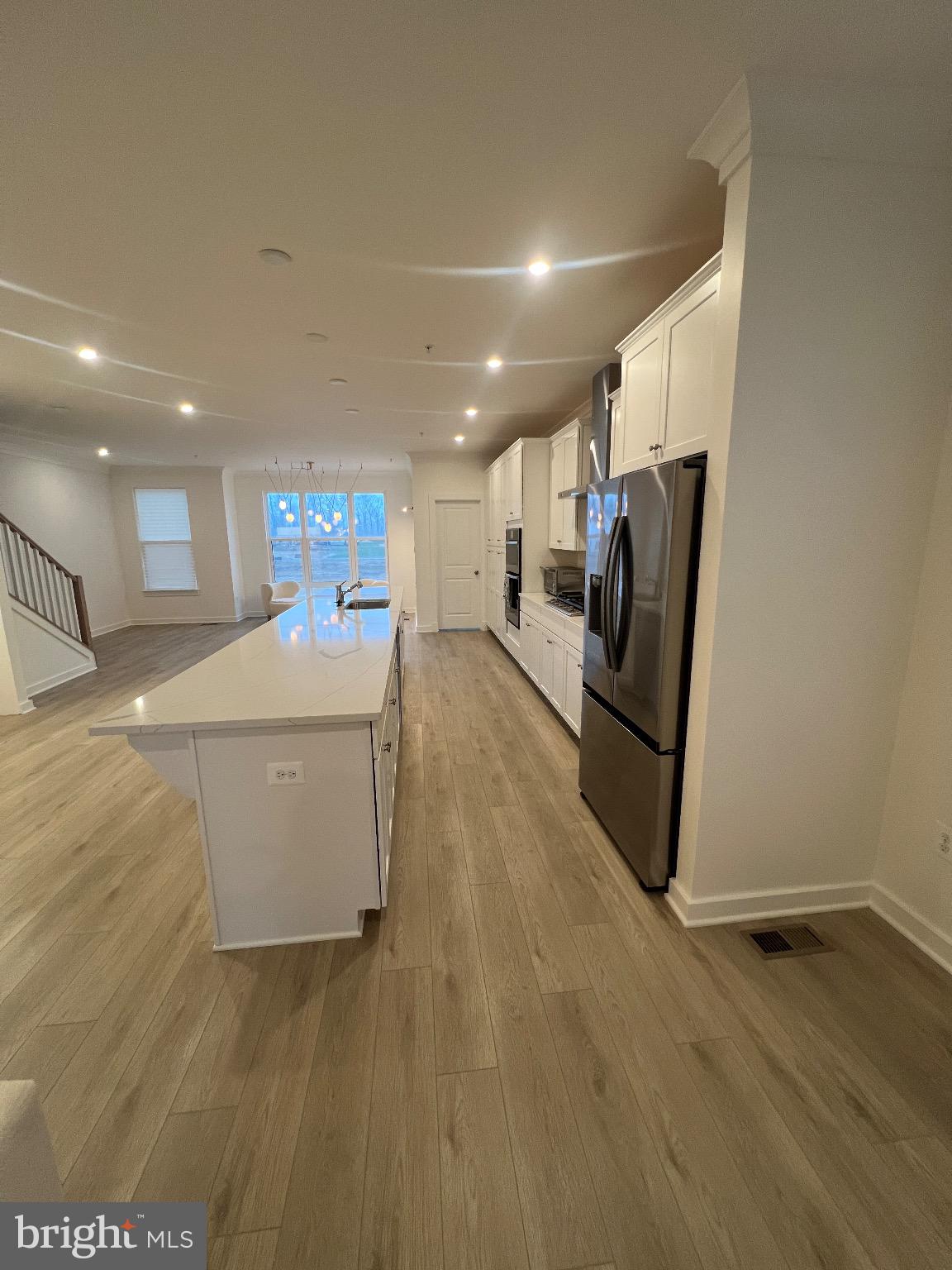 Real estate listing preview #8