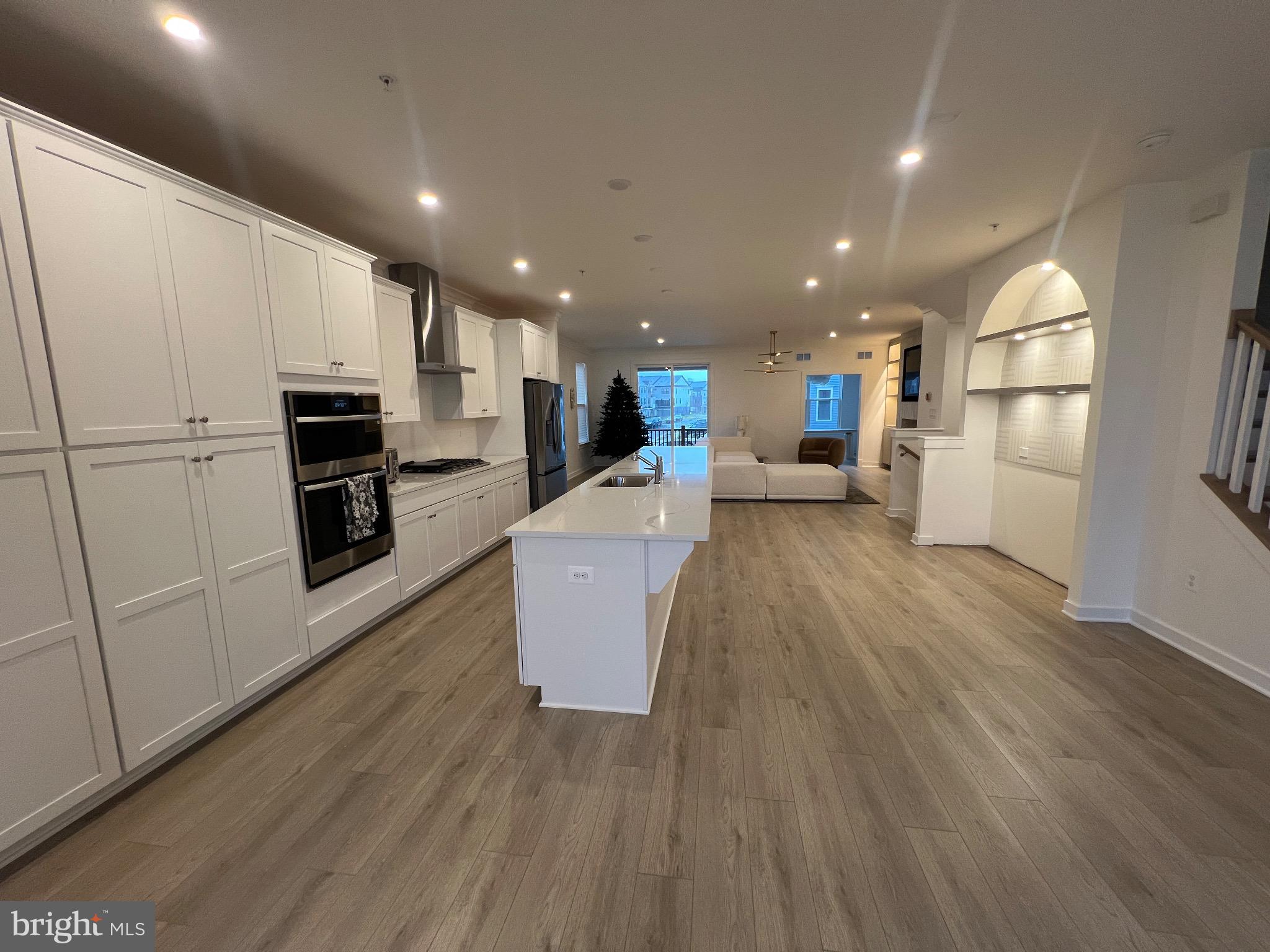 Real estate listing preview #12