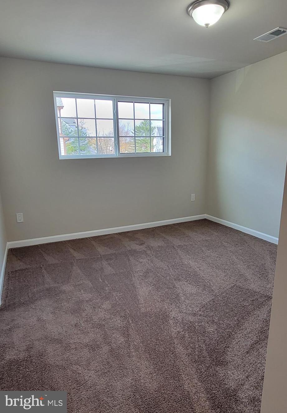 Real estate listing preview #9