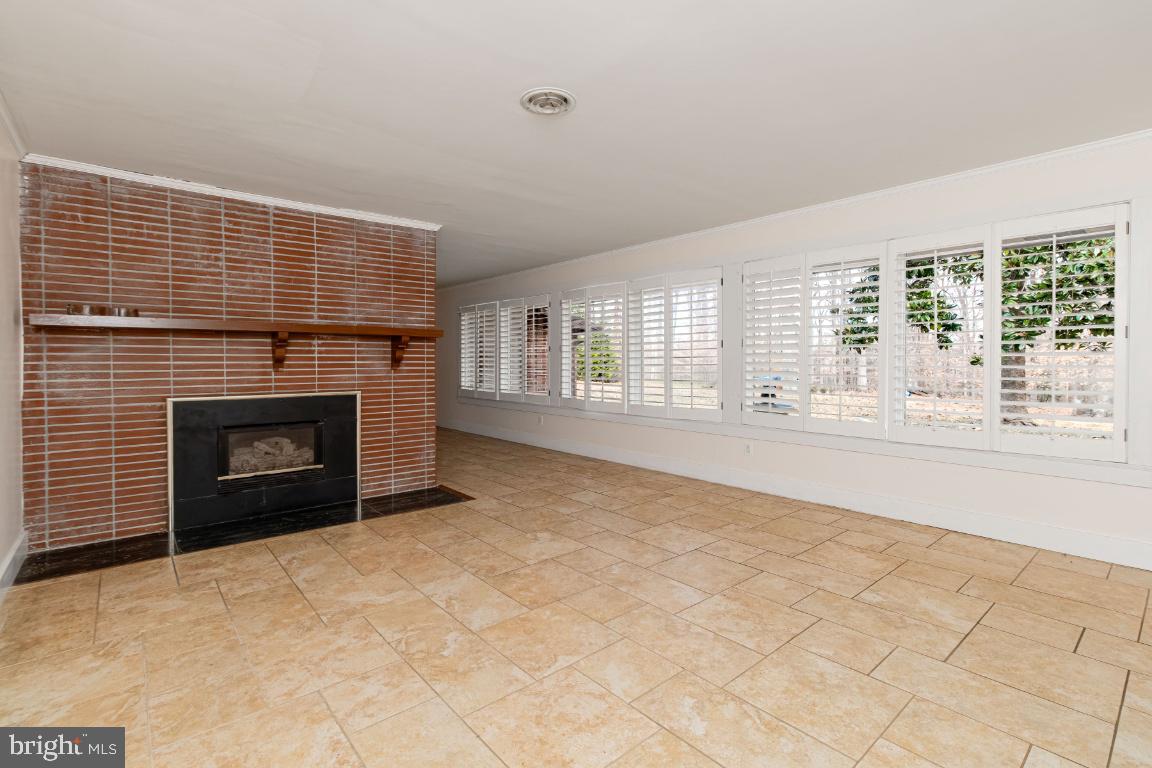 Real estate listing preview #6