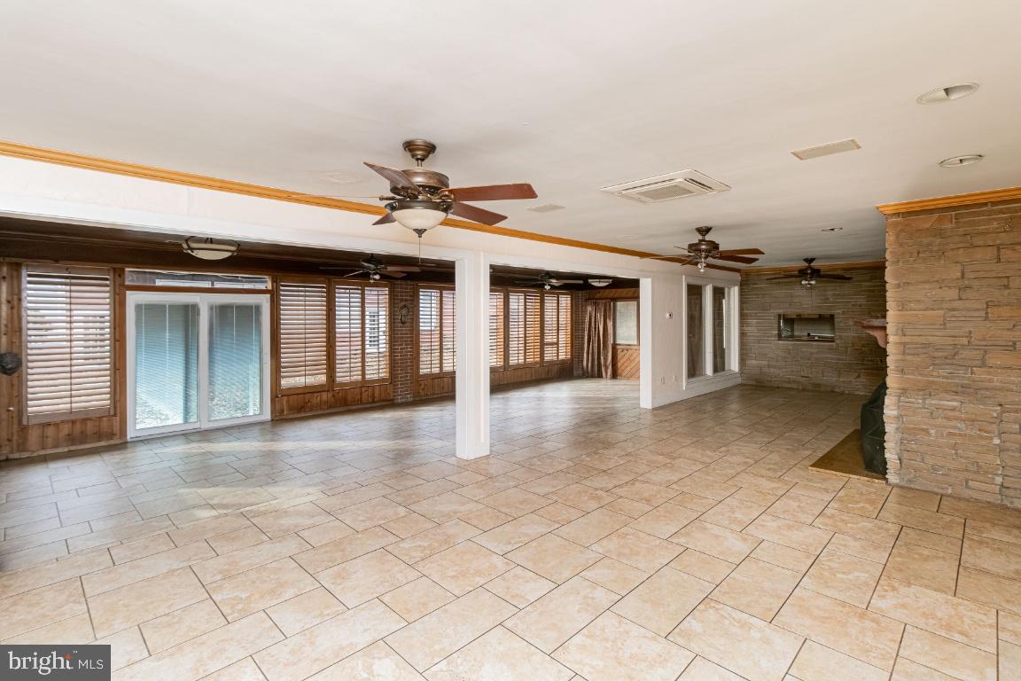 Real estate listing preview #3