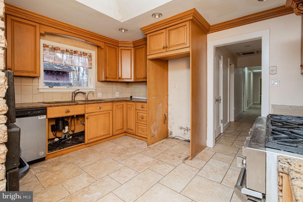 Real estate listing preview #7