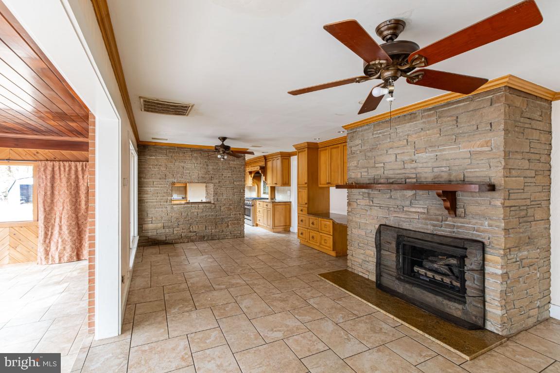 Real estate listing preview #4