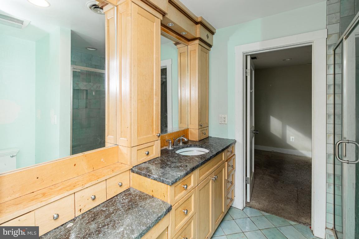 Real estate listing preview #14