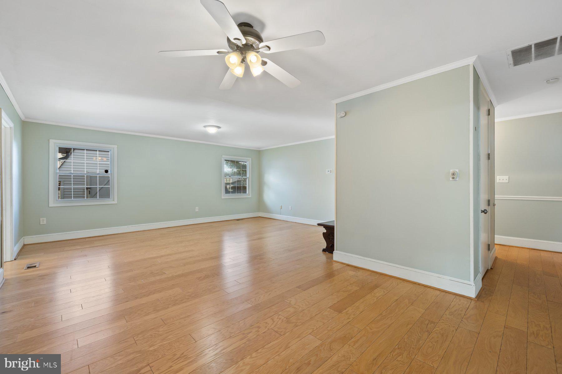 Real estate listing preview #10