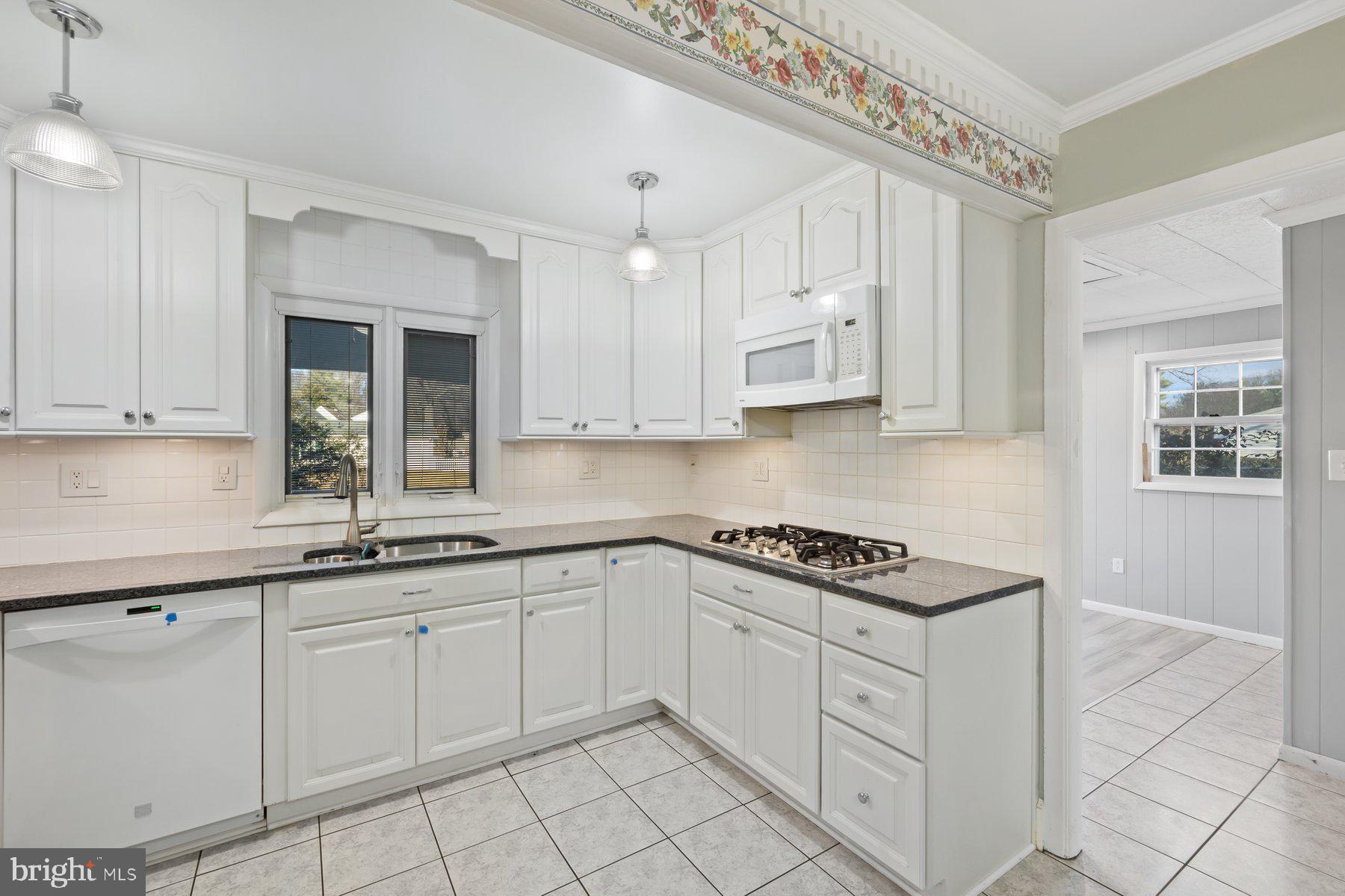 Real estate listing preview #16