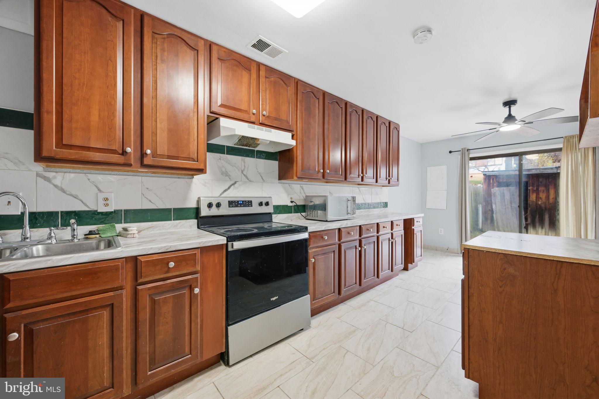 Real estate listing preview #4