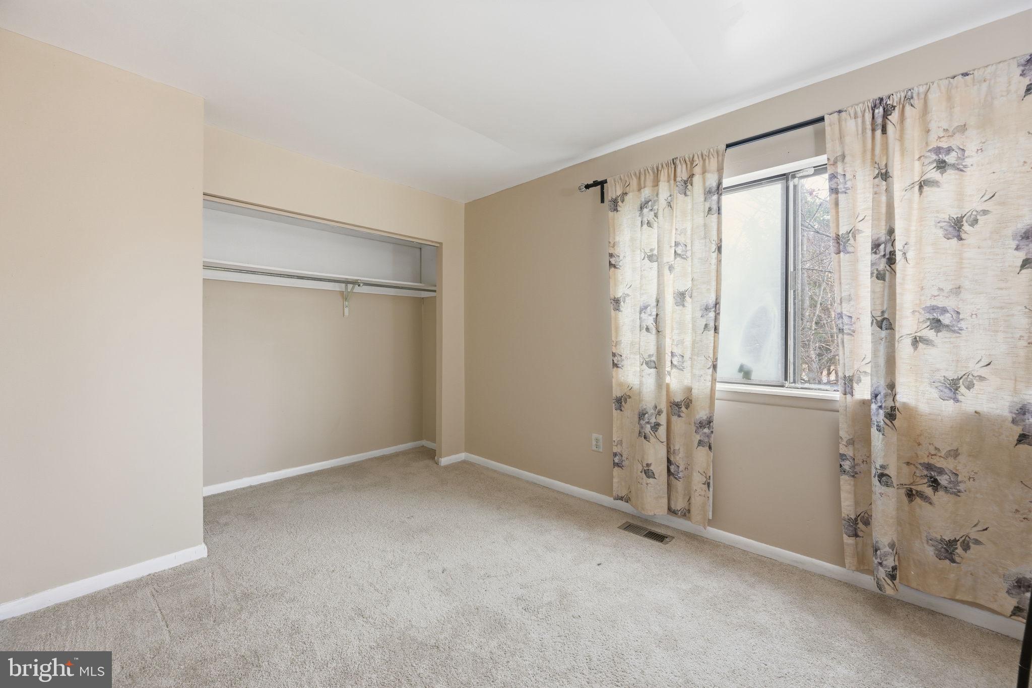 Real estate listing preview #14