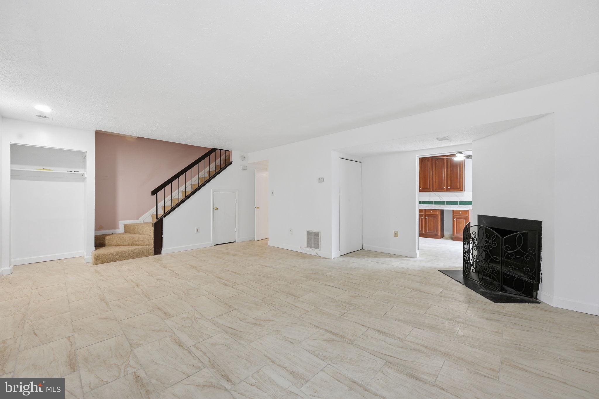 Real estate listing preview #3