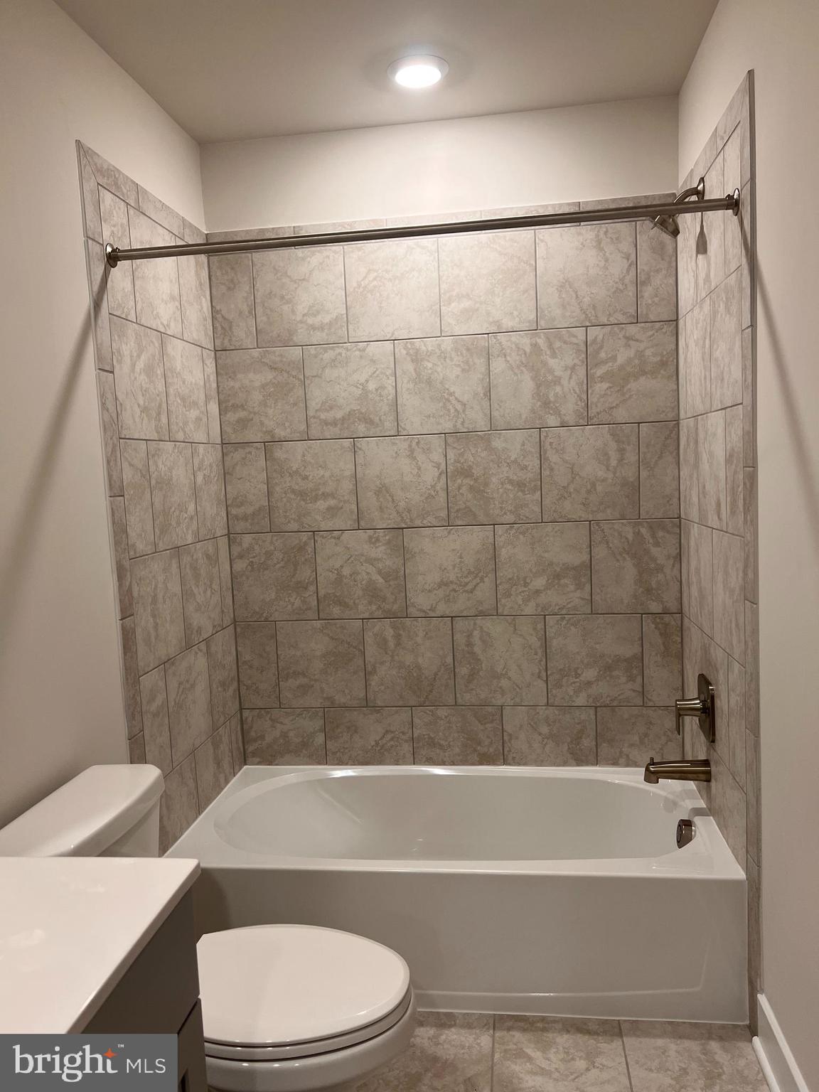 Real estate listing preview #8