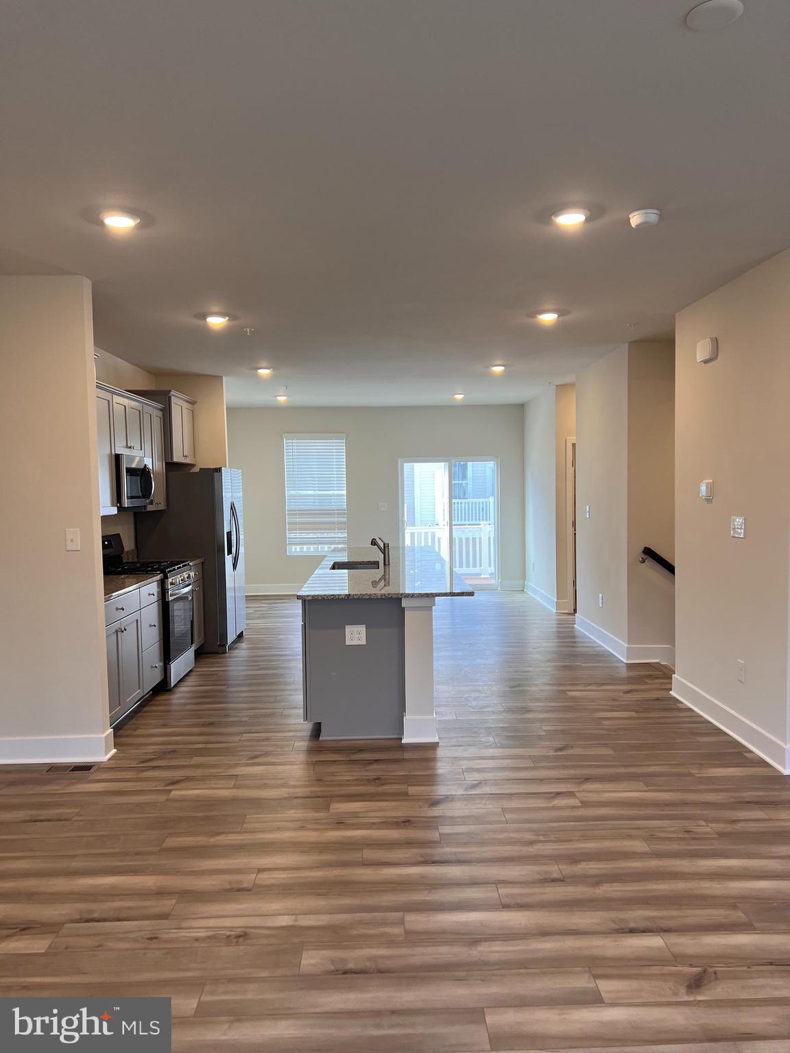 Real estate listing preview #18