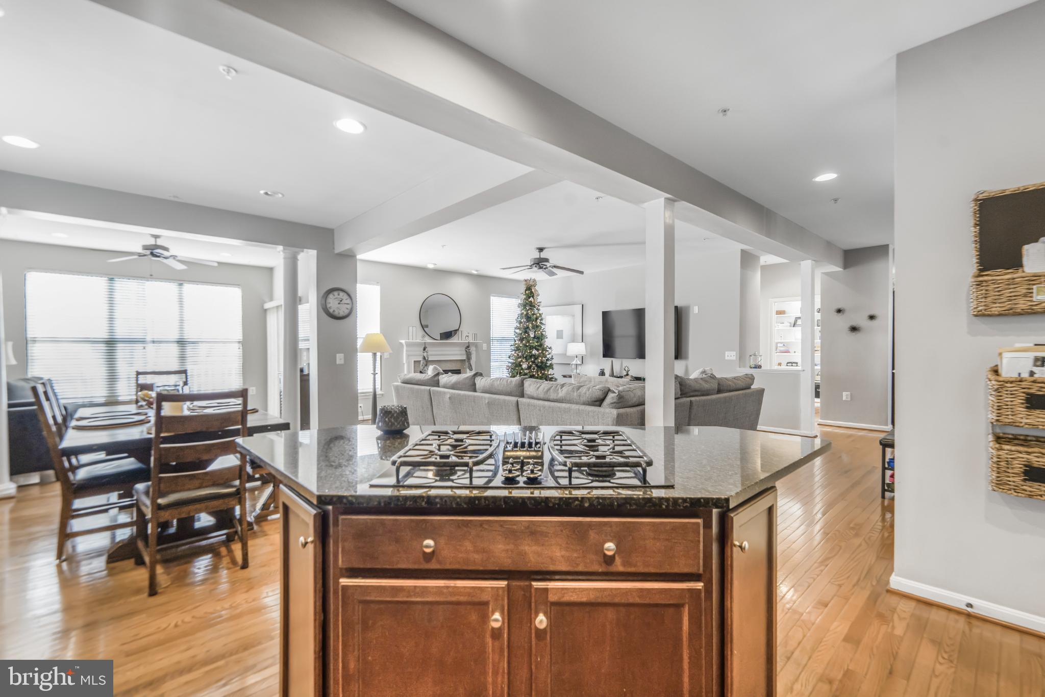 Real estate listing preview #16